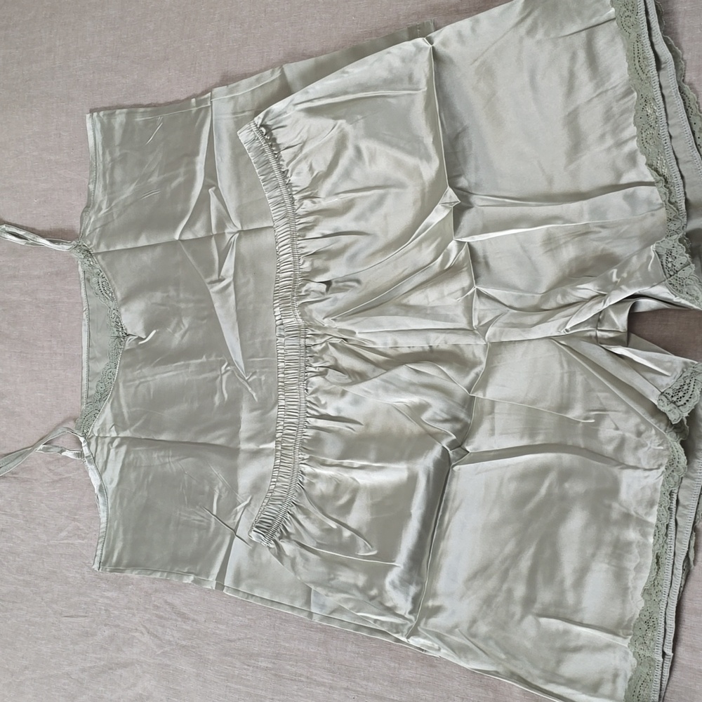Real Essentials Pajama 2 Piece Lace Set Cami & Shorts Size:Large